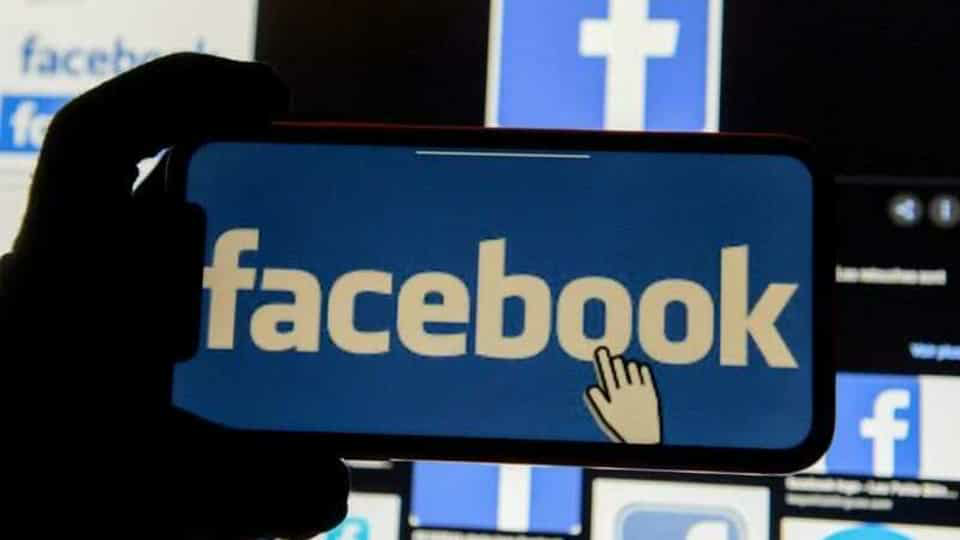 FILE PHOTO: The Facebook logo is displayed on a cell phone in this photo taken December 2, 2019. REUTERS / Johanna Geron / Illustration (REUTERS)