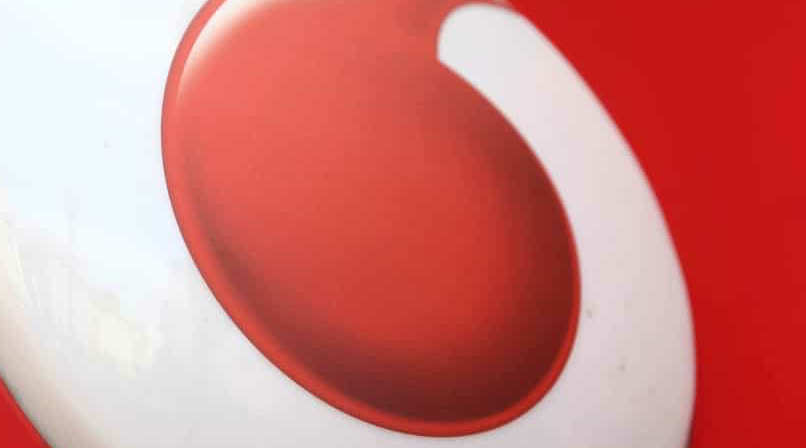 For the half-year ended at the end of September, Vodafone published current income of 7.0 billion euros, down 1.9%, on a 2.3% drop in the group's turnover to 21.4 billion euros. (REUTERS)