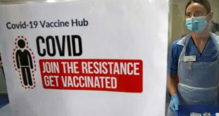 The payment was designed to encourage people to stay at home when they test positive for Covid-19, in order to slow the spread of the coronavirus. (REUTERS)